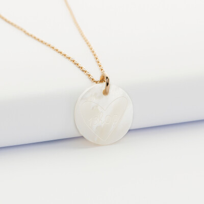 Pendentif plaqué or personnalisé médaille gravée nacre 19 mm - HappyBulle x Mon petit Léon - 13h00