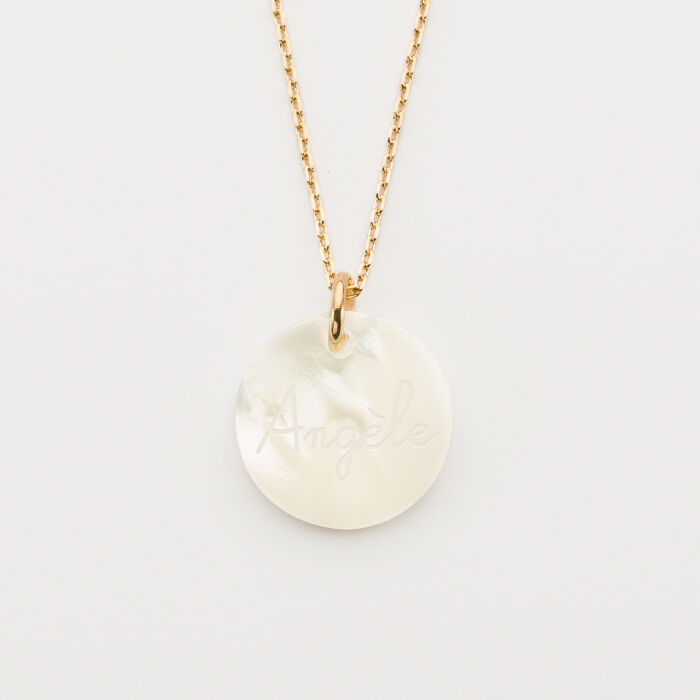 Pendentif plaqué or personnalisé médaille gravée nacre 19 mm - HappyBulle x Mon petit Léon - angèle