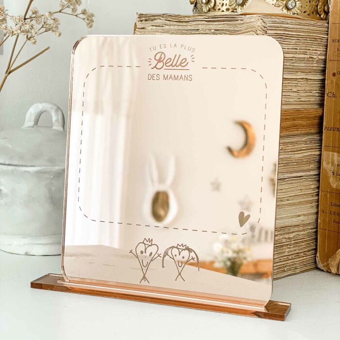 Miroir maman personnalisé acrylique miroir rose gravé 11x13 cm avec support - édition spéciale "La plus jolie des mamans" - ambiance
