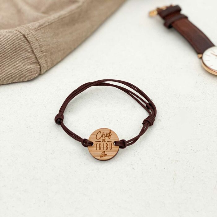 Bracelet papa homme médaille gravée bois ronde 21 mm - Edition spéciale "Chef de tribu" - ambiance