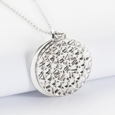 Pendentif personnalisé médaille gravée argent 27 mm et breloque arabesque - recto
