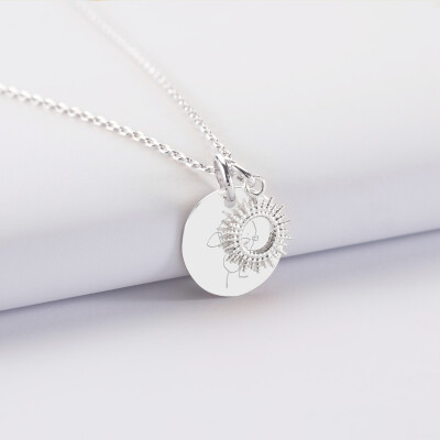 Pendentif personnalisé médaille gravée argent 15 mm et breloque soleil 10 mm - dessin