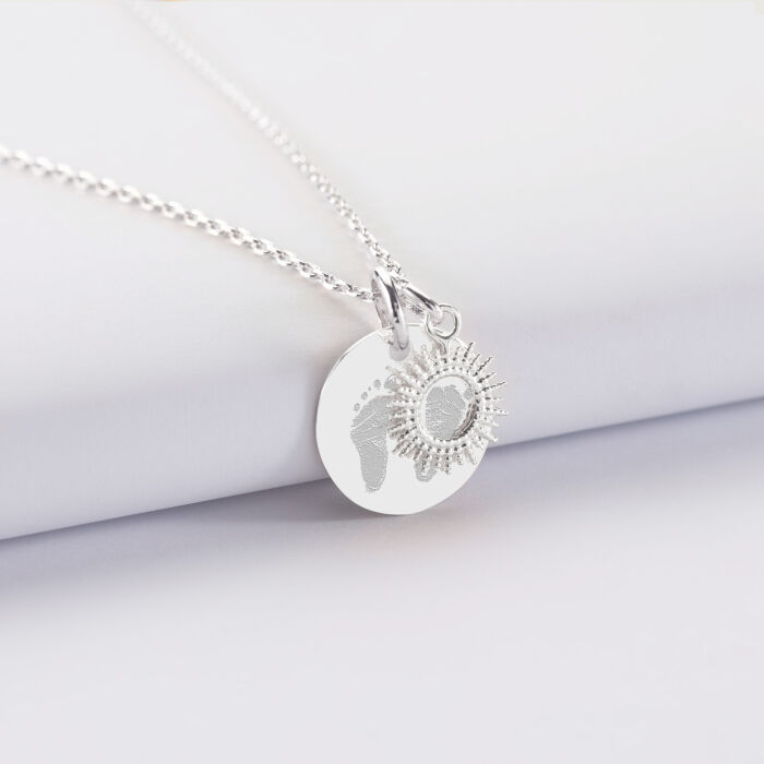 Pendentif personnalisé médaille gravée argent 15 mm et breloque soleil 10 mm - empreintes pieds
