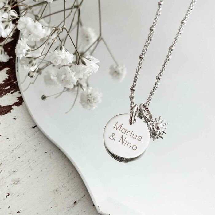 Pendentif personnalisé médaille gravée argent 15 mm et breloque étoile brillante 6 mm