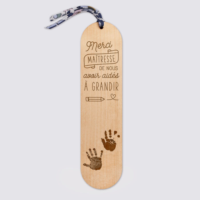 Marque page personnalisé bois gravé avec cordon liberty - édition spéciale "Merci Maîtresse" - empreintes