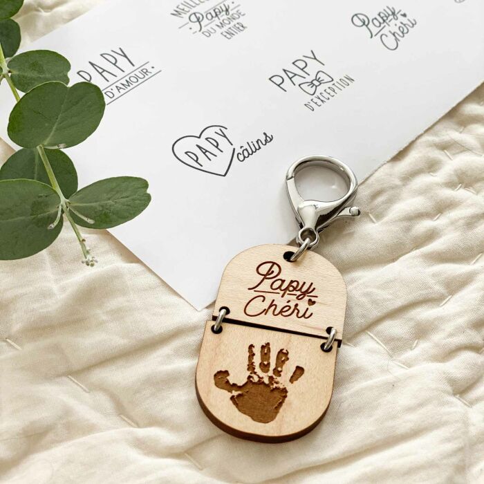 Porte-clés personnalisé gravé bi-matière bois 55 mm - édition spéciale "papy" - ambiance