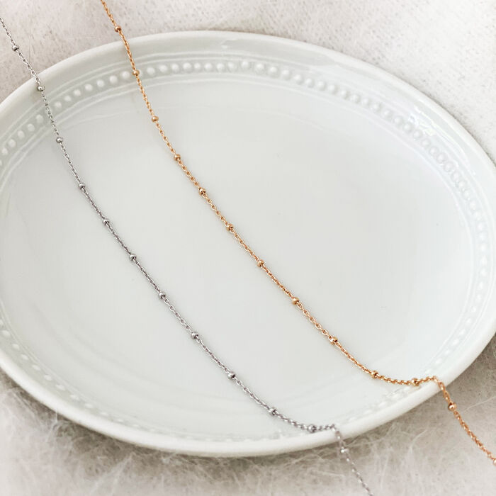 Chaîne boule maille plaqué or - ambiance