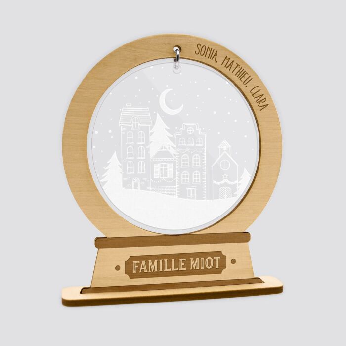 Boule à neige personnalisée bois gravé - édition spéciale "Village féérique" - famille miot