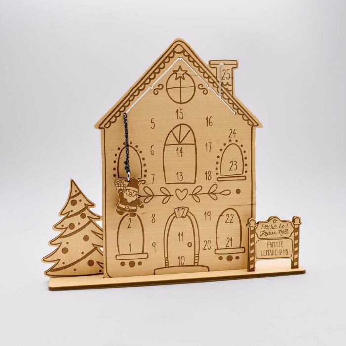 Calendrier de l'avent personnalisé "la tournée du père noël" bois gravé - biais