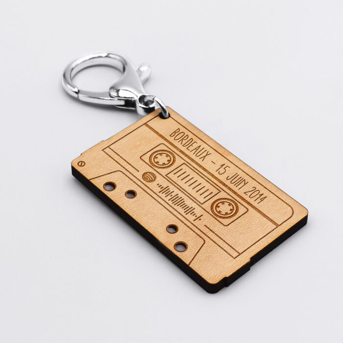 Porte clés musique personnalisé gravé bois médaille cassette rétro 55x35 mm - Spotify 1