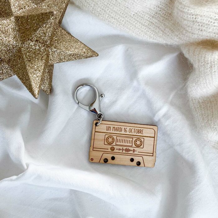 Porte clés musique personnalisé gravé bois médaille cassette rétro 55x35 mm - Spotify