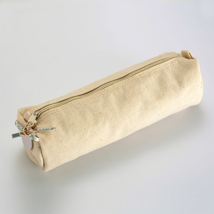 Trousse en coton avec noeud Liberty et médaille acier personnalisée trousse