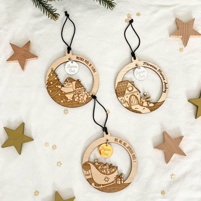 Boule de Noël personnalisée bois gravé - édition spéciale "Le traineau du Père Noël"