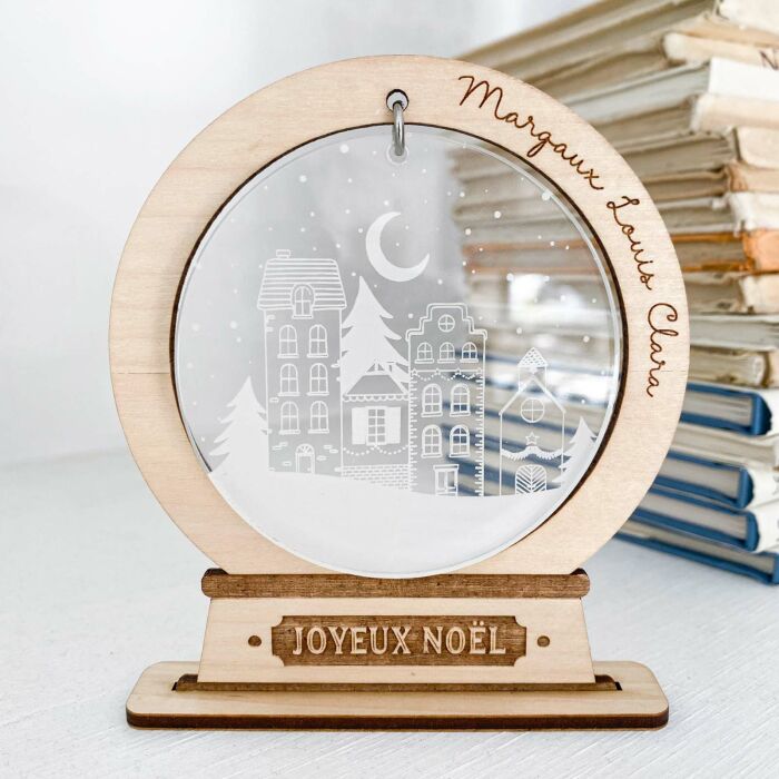 Boule à neige personnalisée bois gravé - édition spéciale "Village féérique" 2
