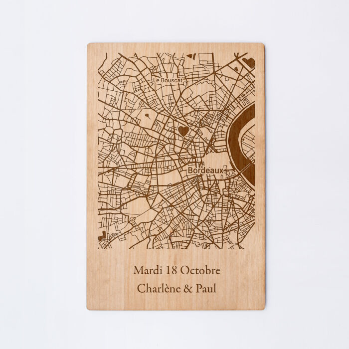Cadre "Géo map" personnalisé bois gravé 15x10 cm avec support - date et prénoms