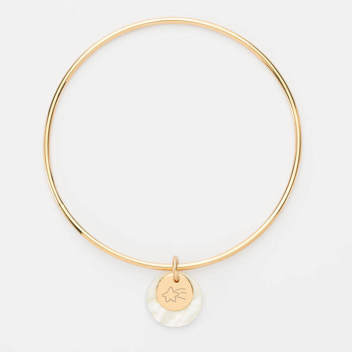 Bracelet personnalisé jonc plaqué or médaille gravée 10 mm et breloque nacre 15 mm - étoile