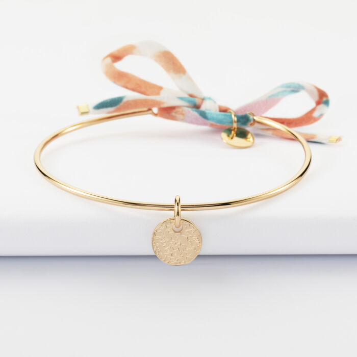 Bracelet personnalisé jonc plaqué or et cordon Liberty médaille martelée gravée 10 mm - face martelée