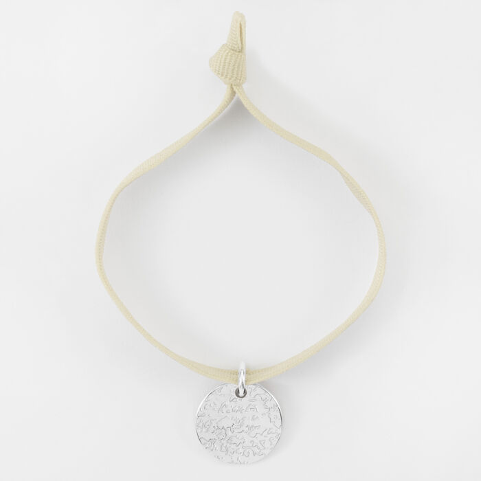 Bracelet enfant personnalisé cordon élastique médaille martelée gravée argent 15 mm - martelage