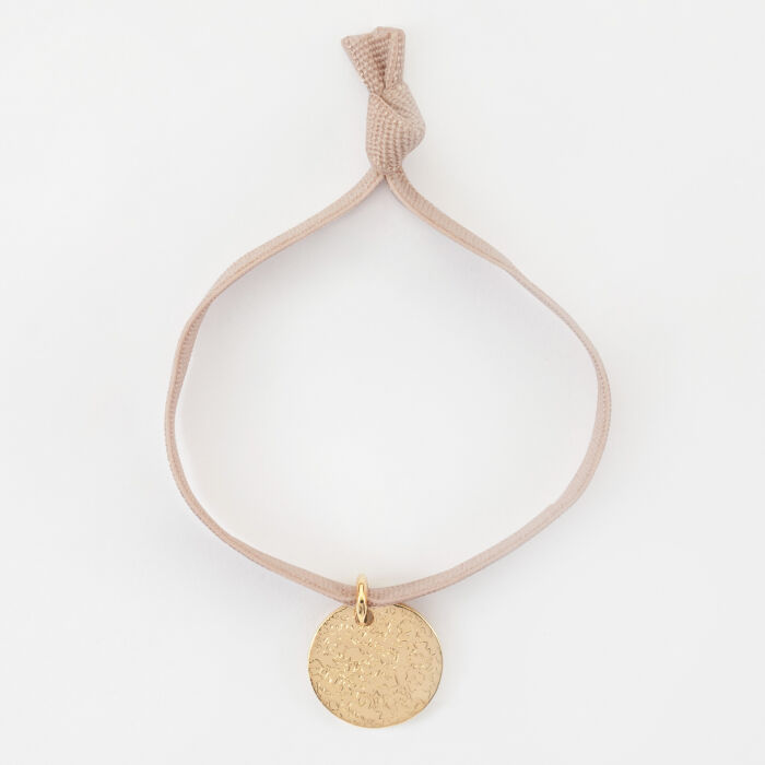 Bracelet enfant personnalisé cordon élastique médaille martelée gravée plaqué or 15 mm - martelage