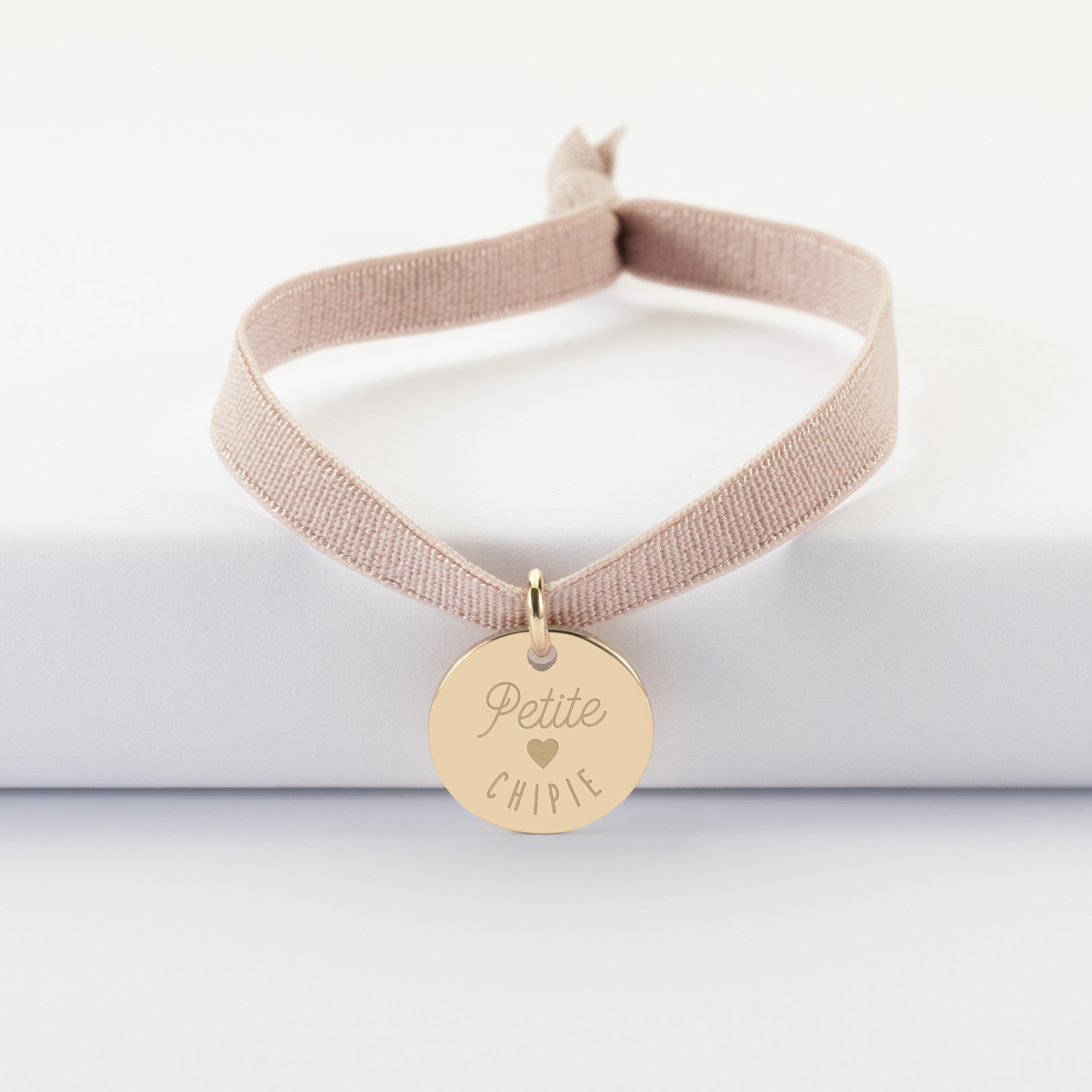 Bracelet plaqué or enfant personnalisé cordon élastique médaille gravée  martelée 15 mm