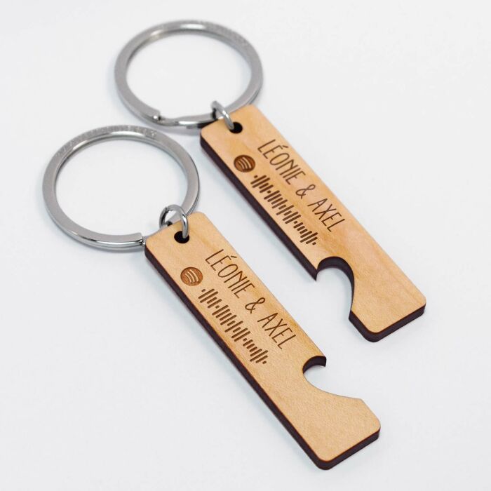 Duo de porte-clés cœurs Spotify personnalisés médailles gravées bois plaques 16x66 mm - prénoms