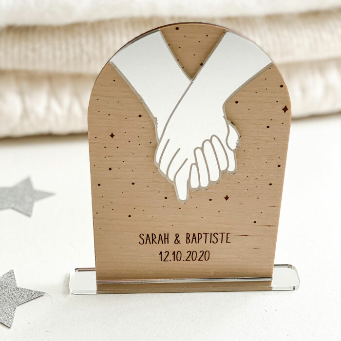 Cadre bois constellation personnalisé gravé avec Mains acrylique miroir argenté 10x15 cm - ambiance