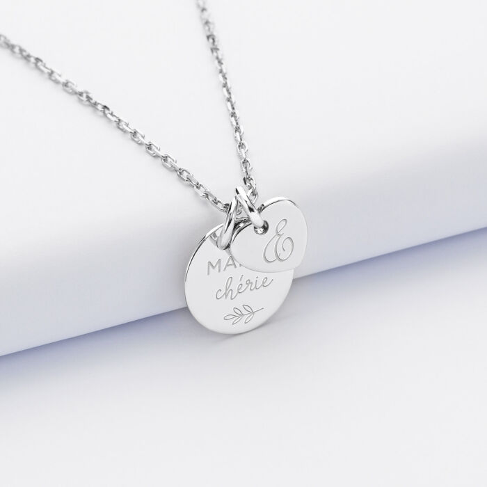 Pendentif personnalisé médaille gravée argent 15 mm et breloque coeur 10 mm illustration