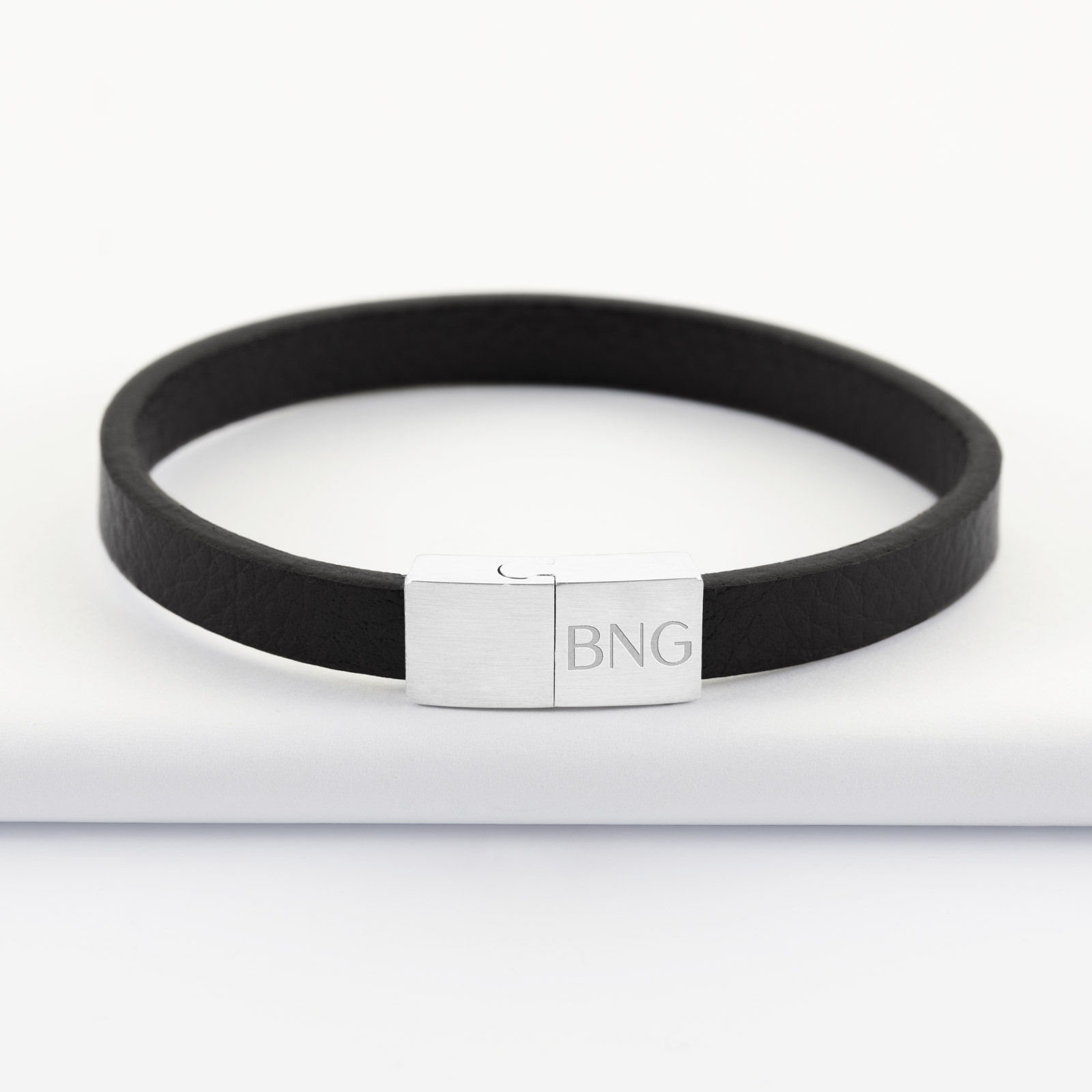 SHIEAGLELD Bracelet en Cuir avec Lettres Gravées A-Z pour Homme - Fermeture Magnétique Tissé à la Main - Accessoire de Mode