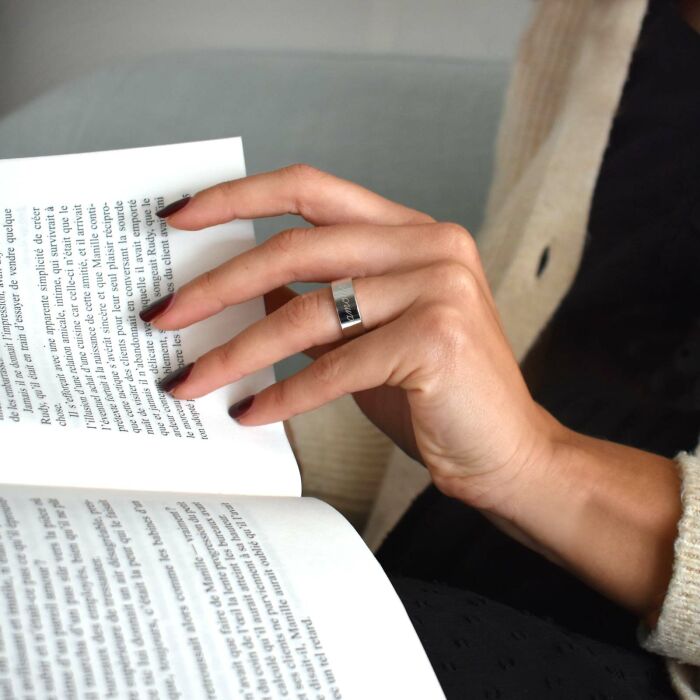 Bague personnalisée argent 7 mm - portée