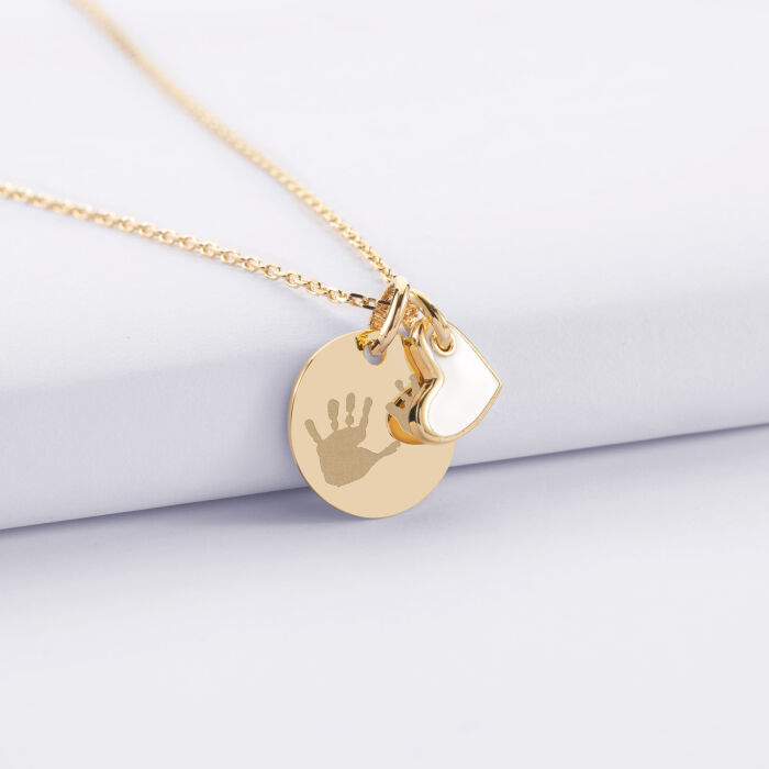 Pendentif personnalisé médaille gravée plaqué or 15 mm et breloque cœur email blanc 10 mm - empreintes