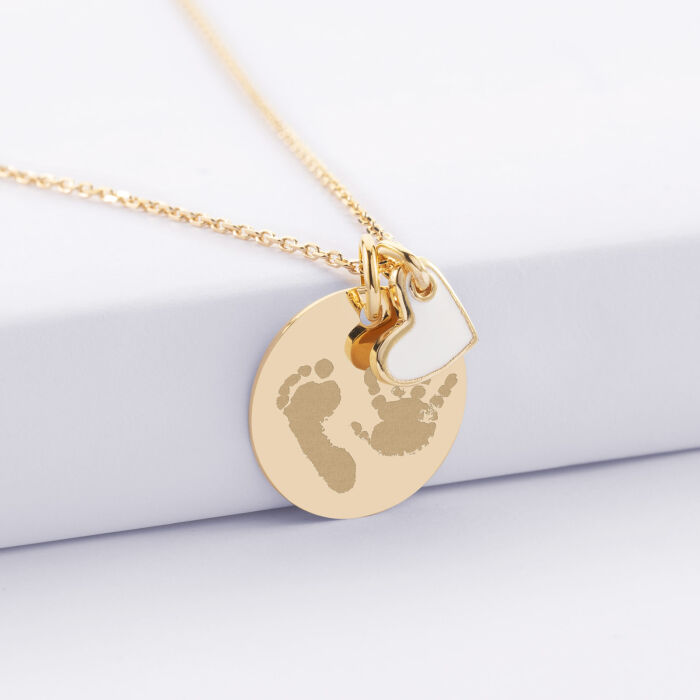 Pendentif personnalisé médaille gravée plaqué or 19 mm et breloque cœur email blanc 10 mm - empreintes
