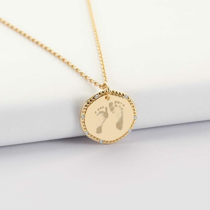 Pendentif personnalisé médaille contour scintillant gravée plaqué or 16 mm - empreintes pieds