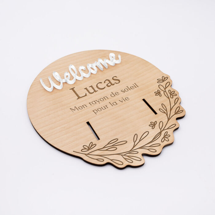 Cadre floral bois support bracelet de naissance personnalisé gravé avec "Welcome" acrylique miroir argenté 13,4x14 cm - rayon de soleil