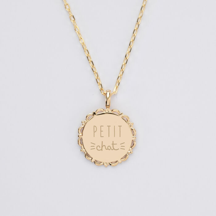 Pendentif enfant personnalisé médaille vintage dentelée gravée plaqué or 17 mm - illu petit chat