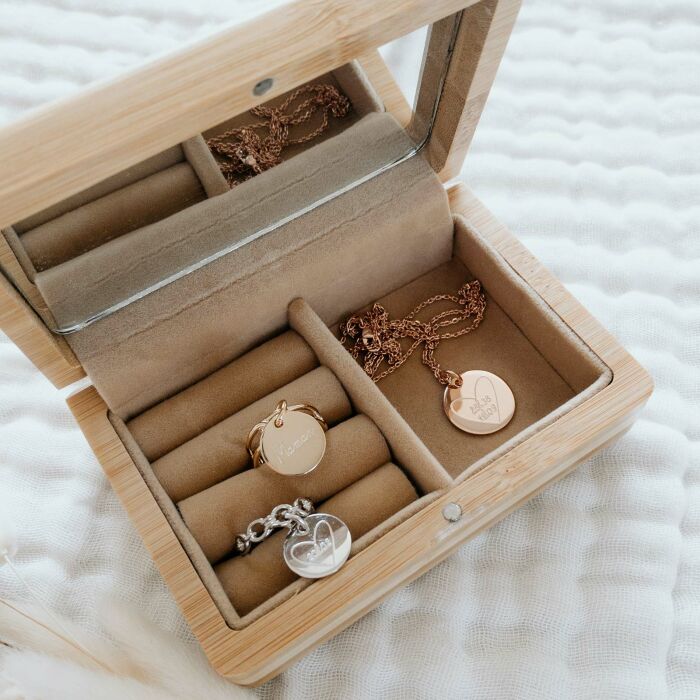Boîte à bijoux personnalisée 12x8,5 cm bois gravé - HappyBulle x Mon petit Léon - ambiance bijoux
