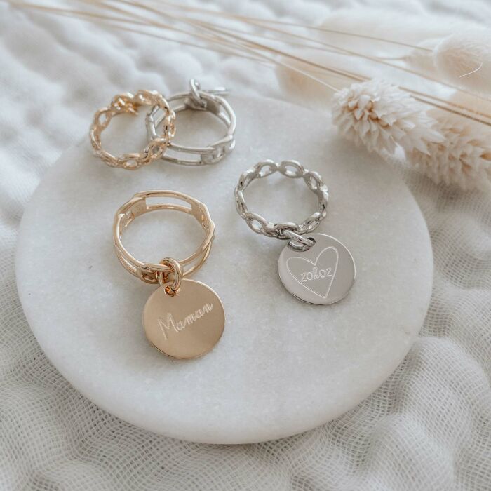 Bague chaine maille large plaqué or personnalisée médaille gravée 15 mm - HappyBulle x Mon petit Léon - détails