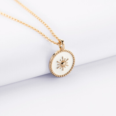 Pendentif personnalisé médaille gravée plaqué or email blanc soleil 14 mm - recto