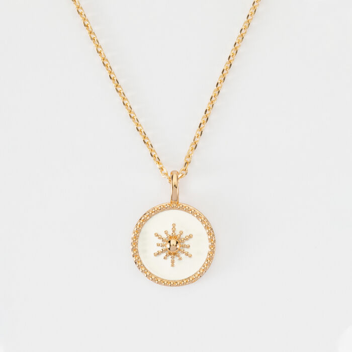 Pendentif personnalisé médaille gravée plaqué or email blanc soleil 14 mm - recto médaille