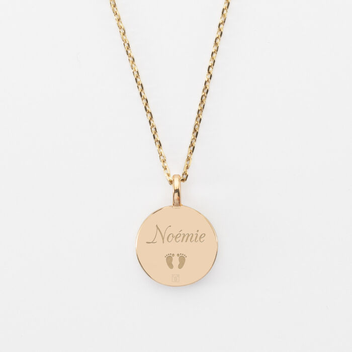 Pendentif personnalisé médaille gravée plaqué or email blanc soleil 14 mm - prénom et pictogramme