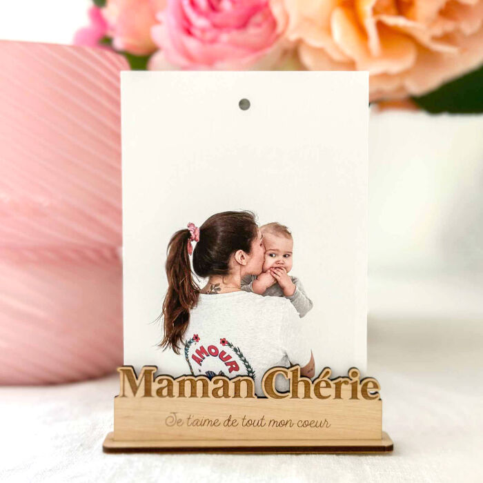 Porte-photo personnalisé bois gravé Maman chérie - ambiance