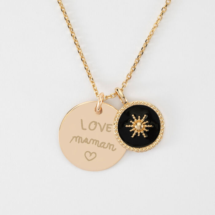 Pendentif personnalisé médaille gravée plaqué or 19 mm et breloque email noir soleil 14 mm - texte manuscrit