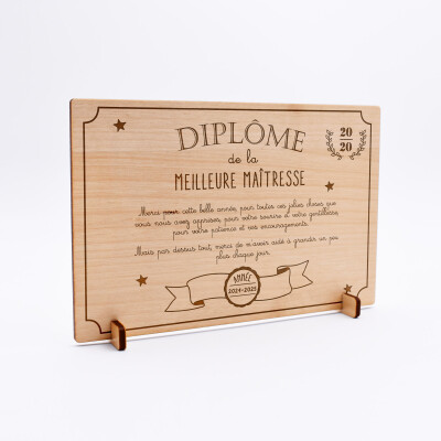 Diplôme de la meilleure maîtresse personnalisé bois gravé 15x10 cm avec support - pieds