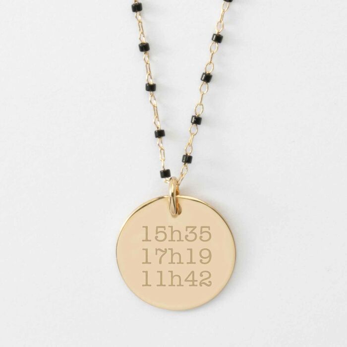 Collier perles Miyuki colorées personnalisé médaille gravée plaqué or 19 mm - texte 3 heures