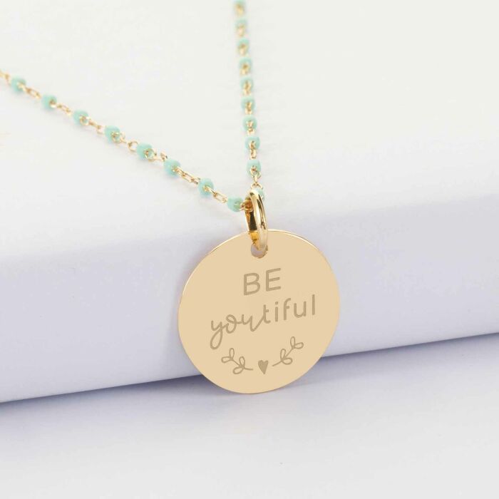 Collier perles Miyuki colorées personnalisé médaille gravée plaqué or 19 mm - illustration "Be Youtiful"