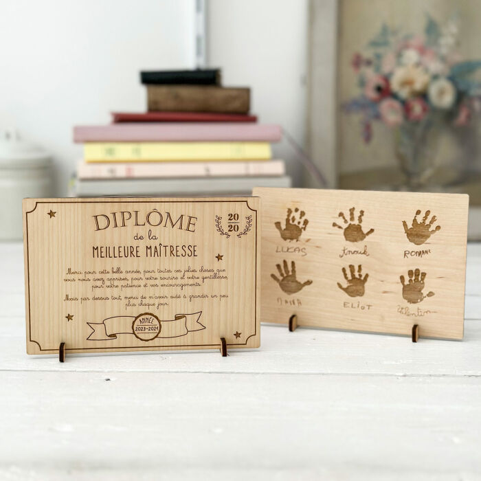 Diplôme de la meilleure maîtresse personnalisé bois gravé 15x10 cm avec support - ambiance