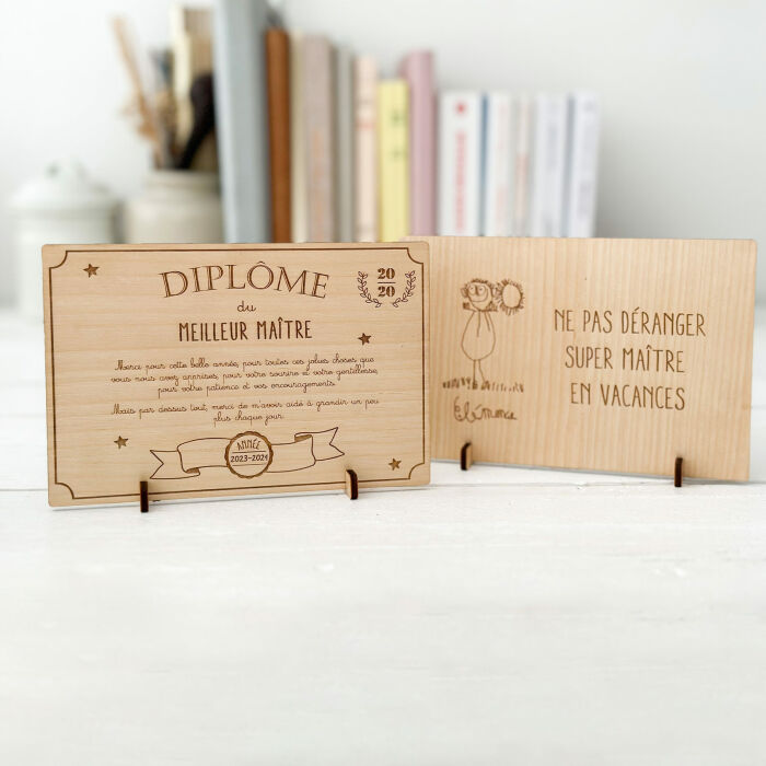 Diplôme du meilleur maître personnalisé bois gravé 15x10 cm avec support - ambiance
