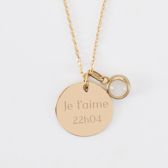 Pendentif personnalisé médaille gravée plaqué or 19 mm et breloque pierre naturelle 8 mm - texte