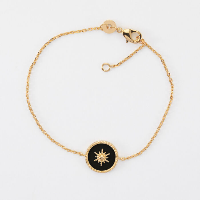 Bracelet chaîne personnalisé médaille gravée plaqué or initiale email noir soleil 12 mm - face plat