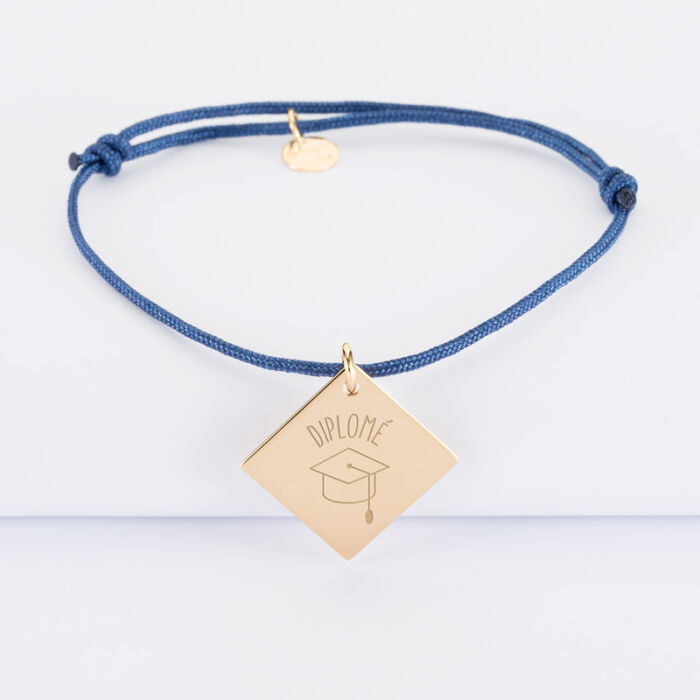 Bracelet personnalisé médaille gravée plaqué or dormeuse losange 25x25 mm - Nos petits imparfaits - illustration