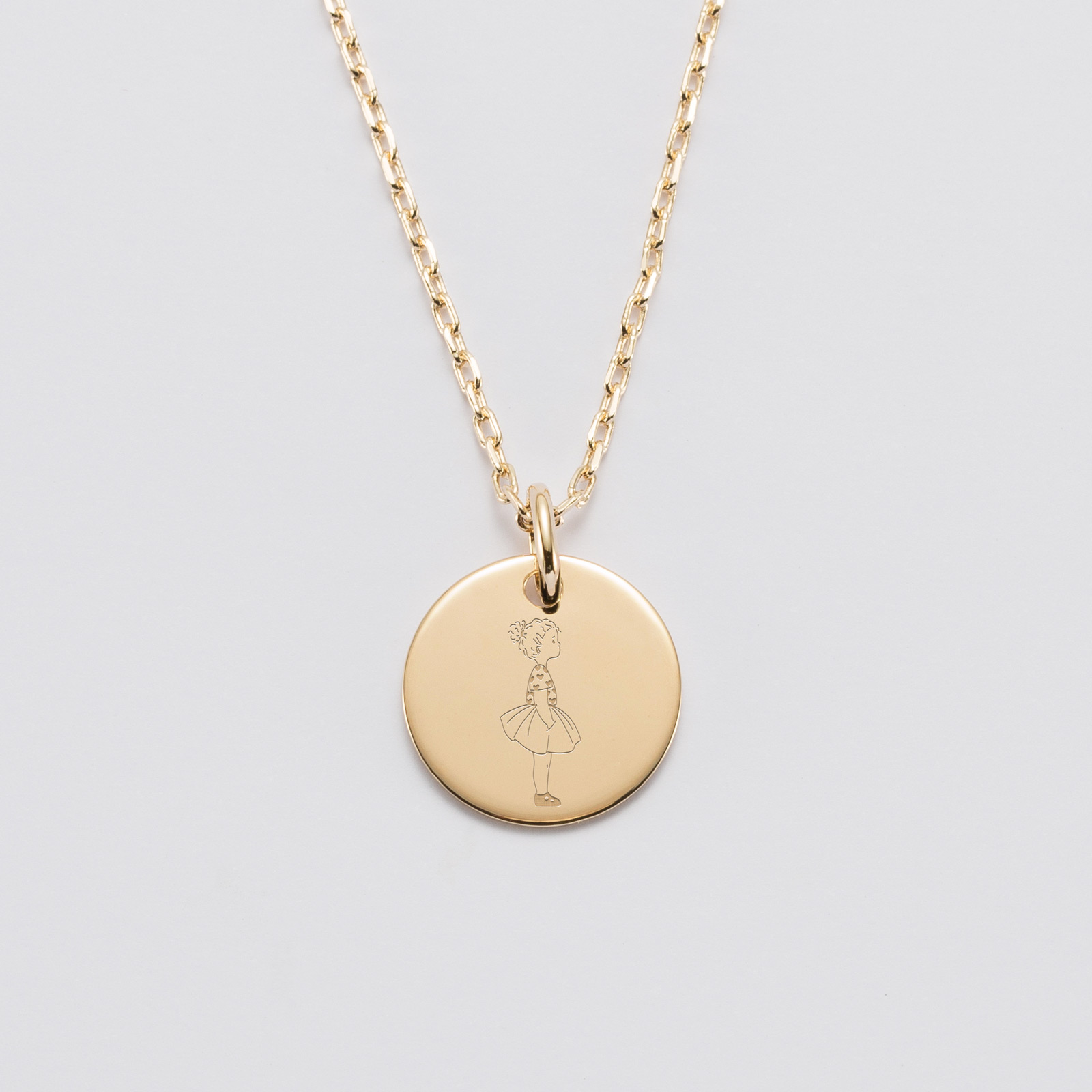 Pendentif personnalisé illustration médaille gravée plaqué or 15 mm - HappyBulle x Marie Savart (HappyBulle) - Image 1